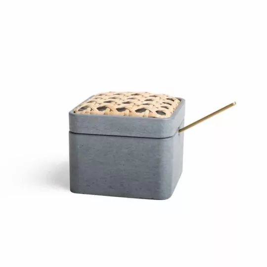 Freudenreich Interior Design | Zuckerdose aus Beton und Wiener Geflecht in grau Freudenreich Interior Design | Zuckerdose aus Beton und Wiener Geflecht in grau