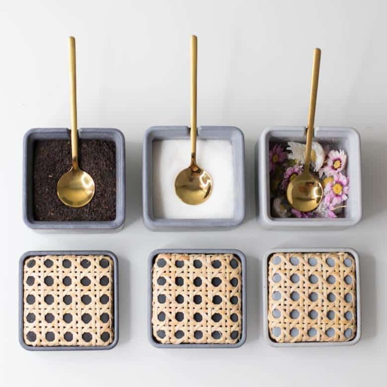 Freudenreich Interior Design | Zuckerdose aus Beton und Wiener Geflecht Freudenreich Interior Design | Zuckerdose aus Beton und Wiener Geflecht