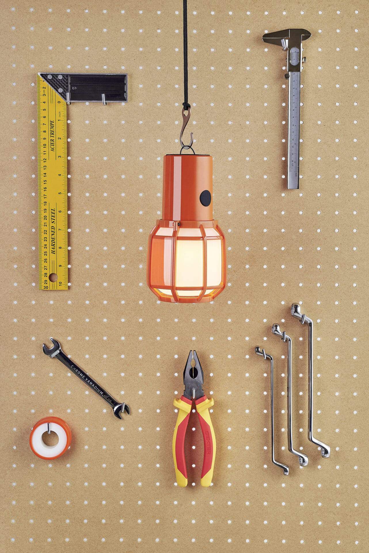 Freudenreich Interior Design | Tragbare Tisch-/Hängelampe Chispa orange