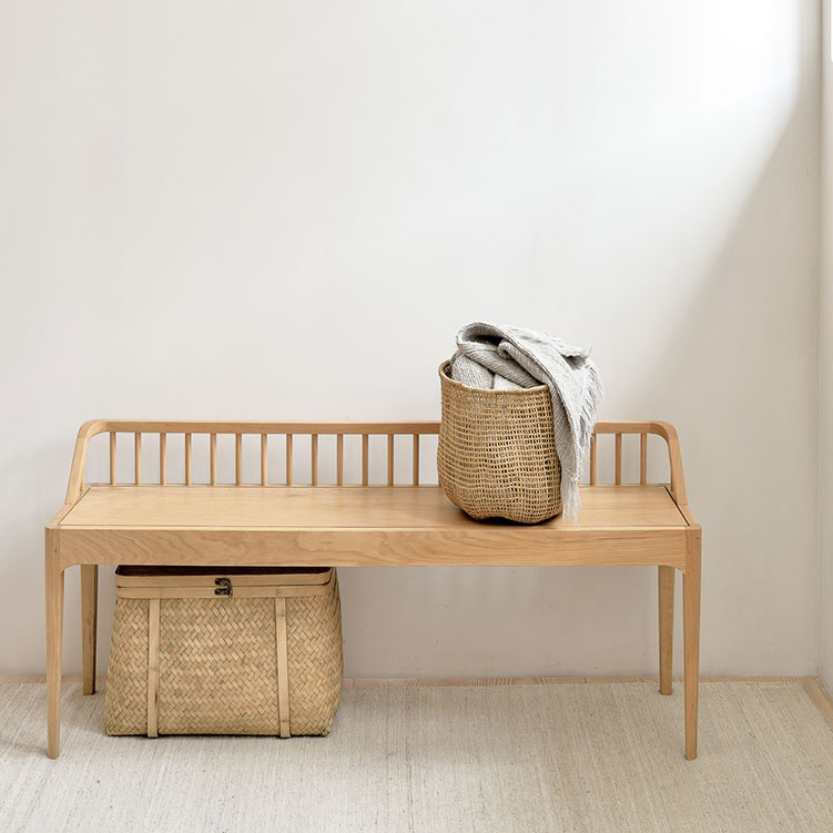 Freudenreich Interior Design | Bank Spindle Eiche natur Freudenreich Interior Design | Bank Spindle Eiche natur