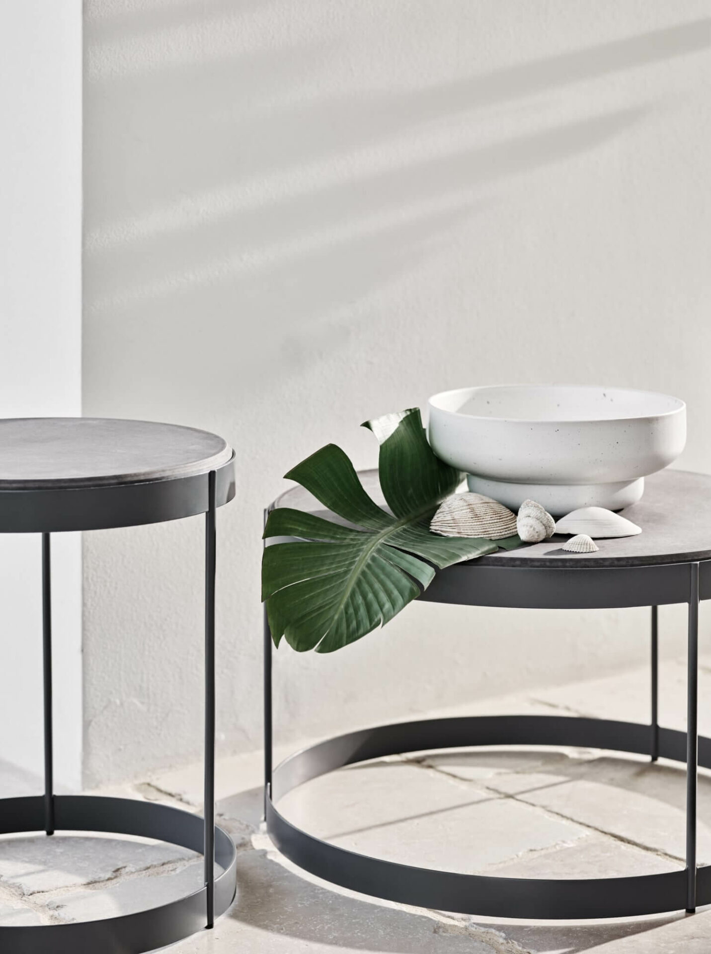 Outdoor Couchtisch aus Beton von Bolia