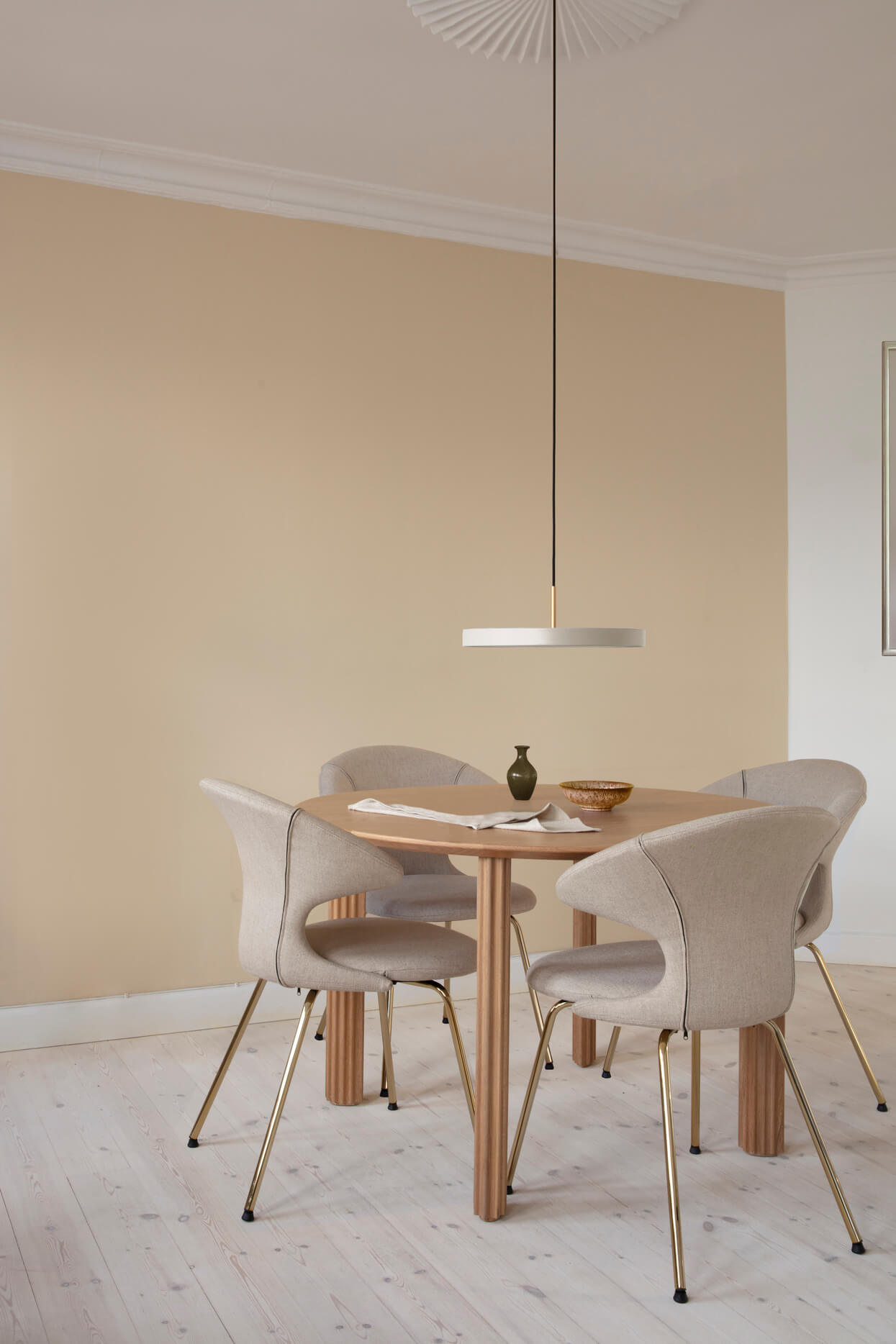 Freudenreich Interior Design | Pendelleuchte Asteria Medium pearl