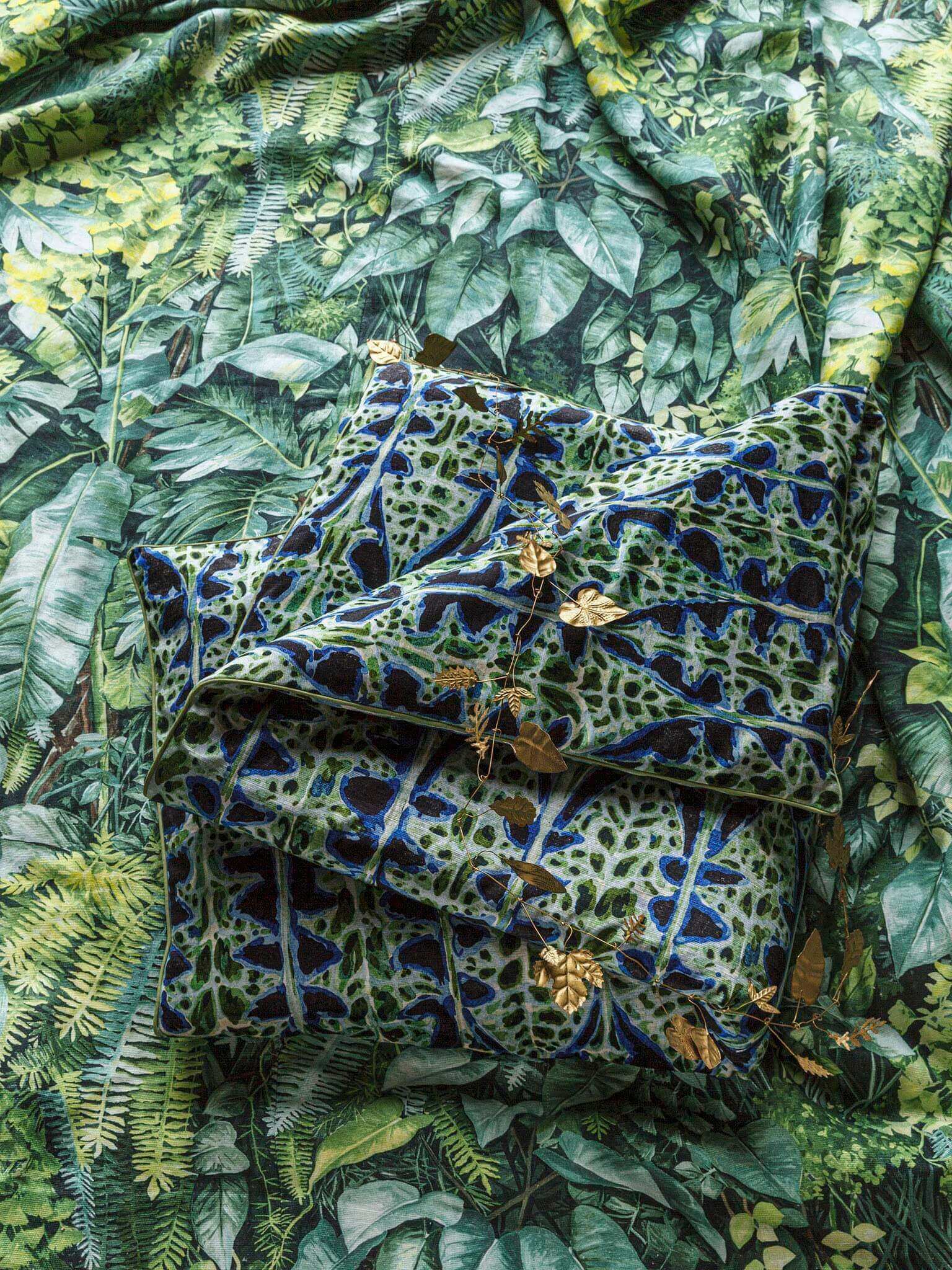 Freudenreich Interior Design | Mur vegetal | Stoffe von Pierre Frey Freudenreich Interior Design | Mur vegetal | Stoffe von Pierre Frey