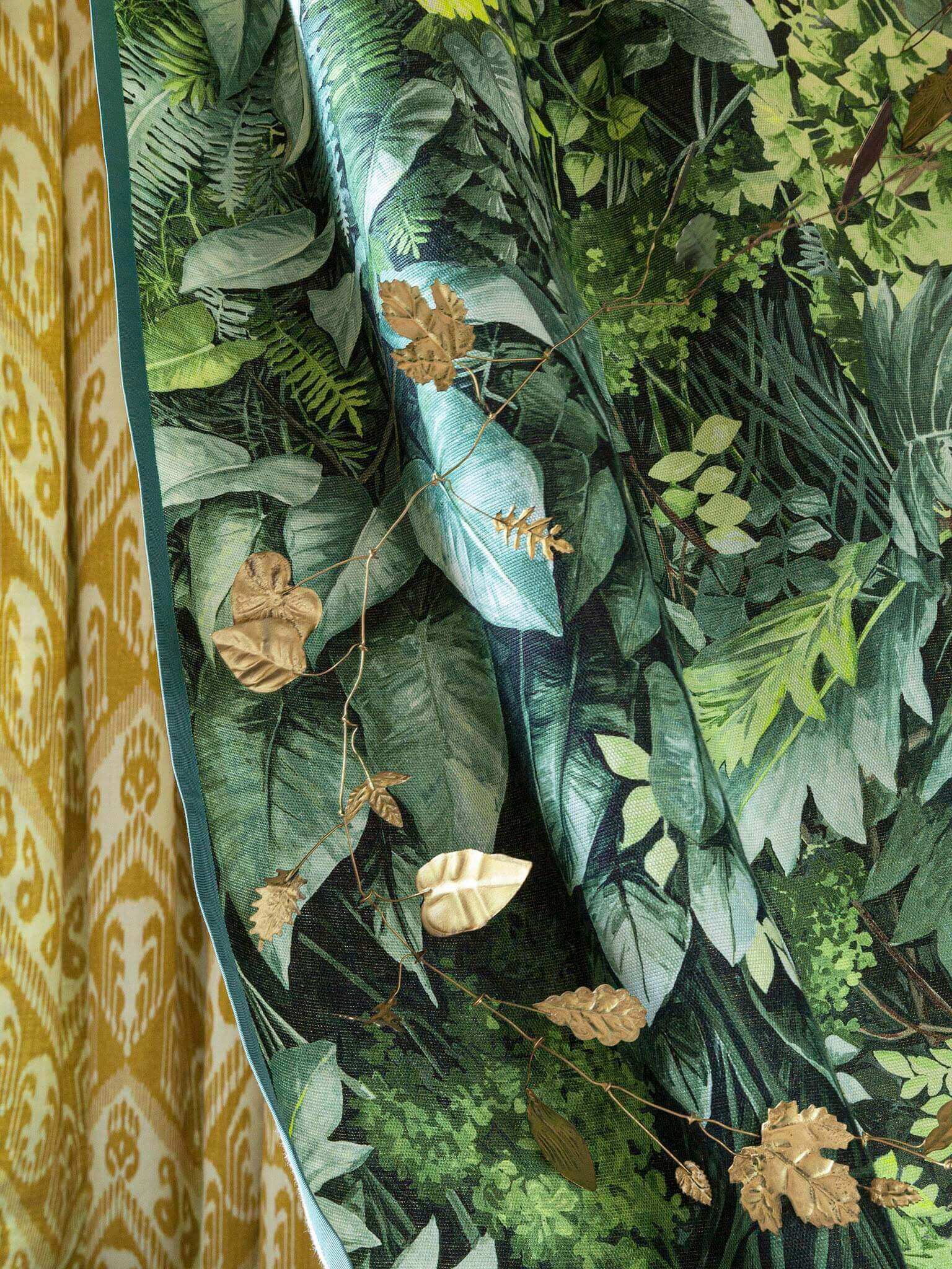 Freudenreich Interior Design | Mur vegetal | Stoffe von Pierre Frey Freudenreich Interior Design | Mur vegetal | Stoffe von Pierre Frey