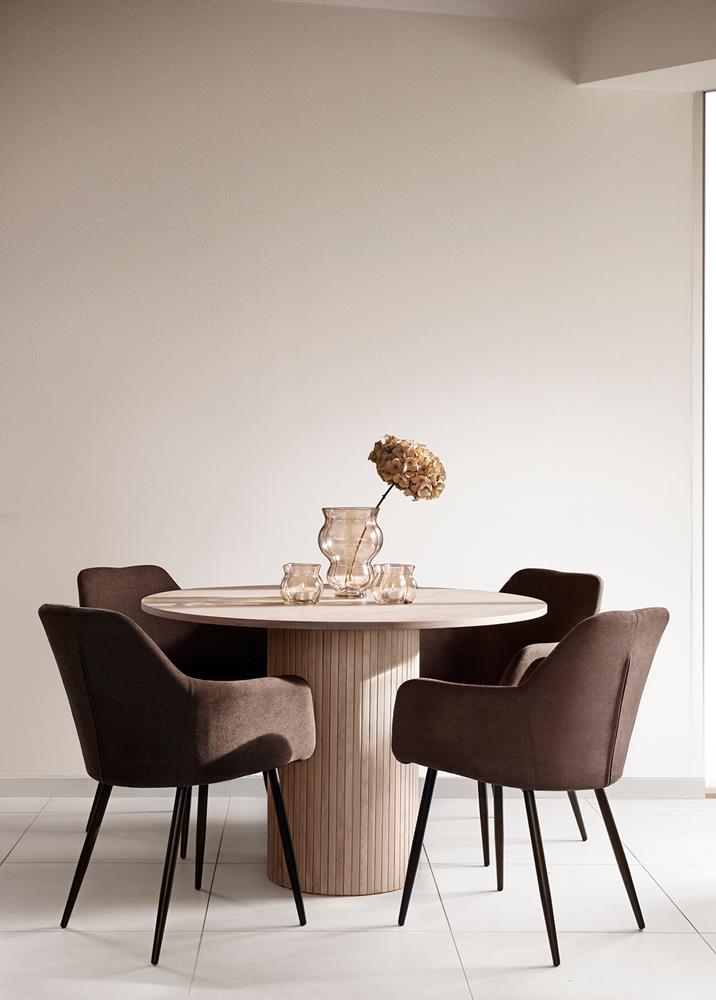 Freudenreich Interior Design | Esstisch Noto Freudenreich Interior Design | Esstisch Noto