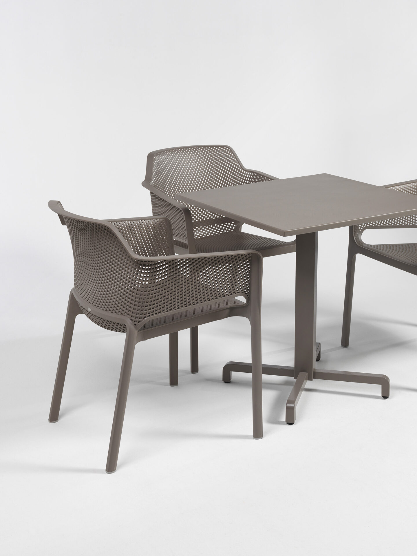 Freudenreich Interior Design | Outdoor Armchair Net