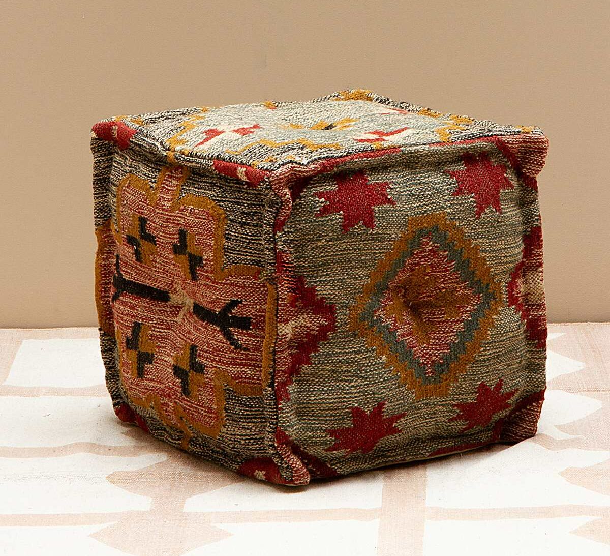 Freudenreich Interior Design | Pouf terra de sienna Kilim Freudenreich Interior Design | Pouf terra de sienna Kilim