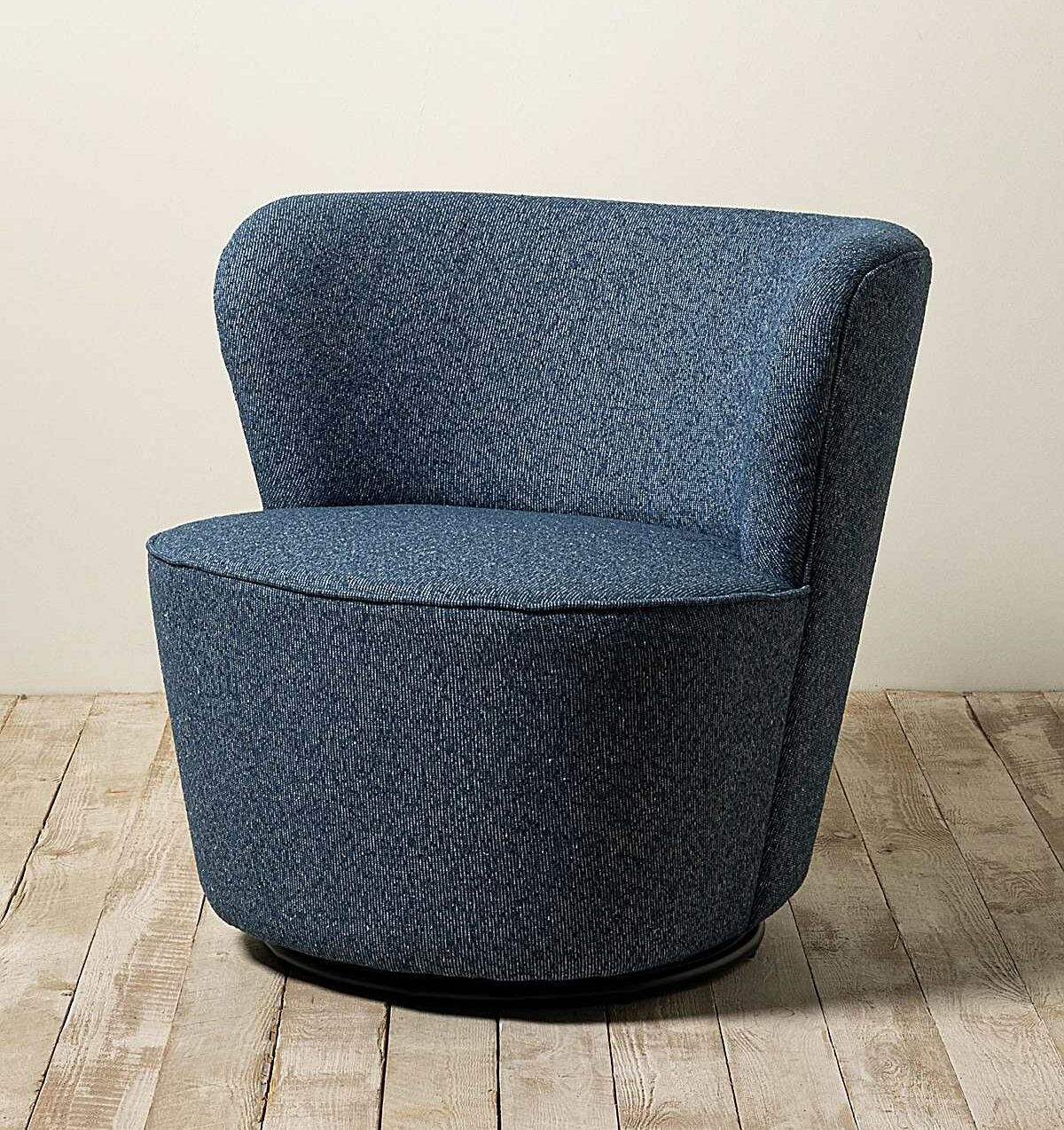 Freudenreich Interior Design | Drehsessel Iséo Freudenreich Interior Design | Drehsessel Iséo