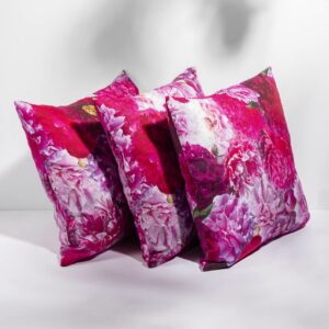Freudenreich Interior Design | Flowers In Bed Kissen