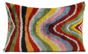Freudenreich Interior Design | Seidensamt Kissen Regenbogen