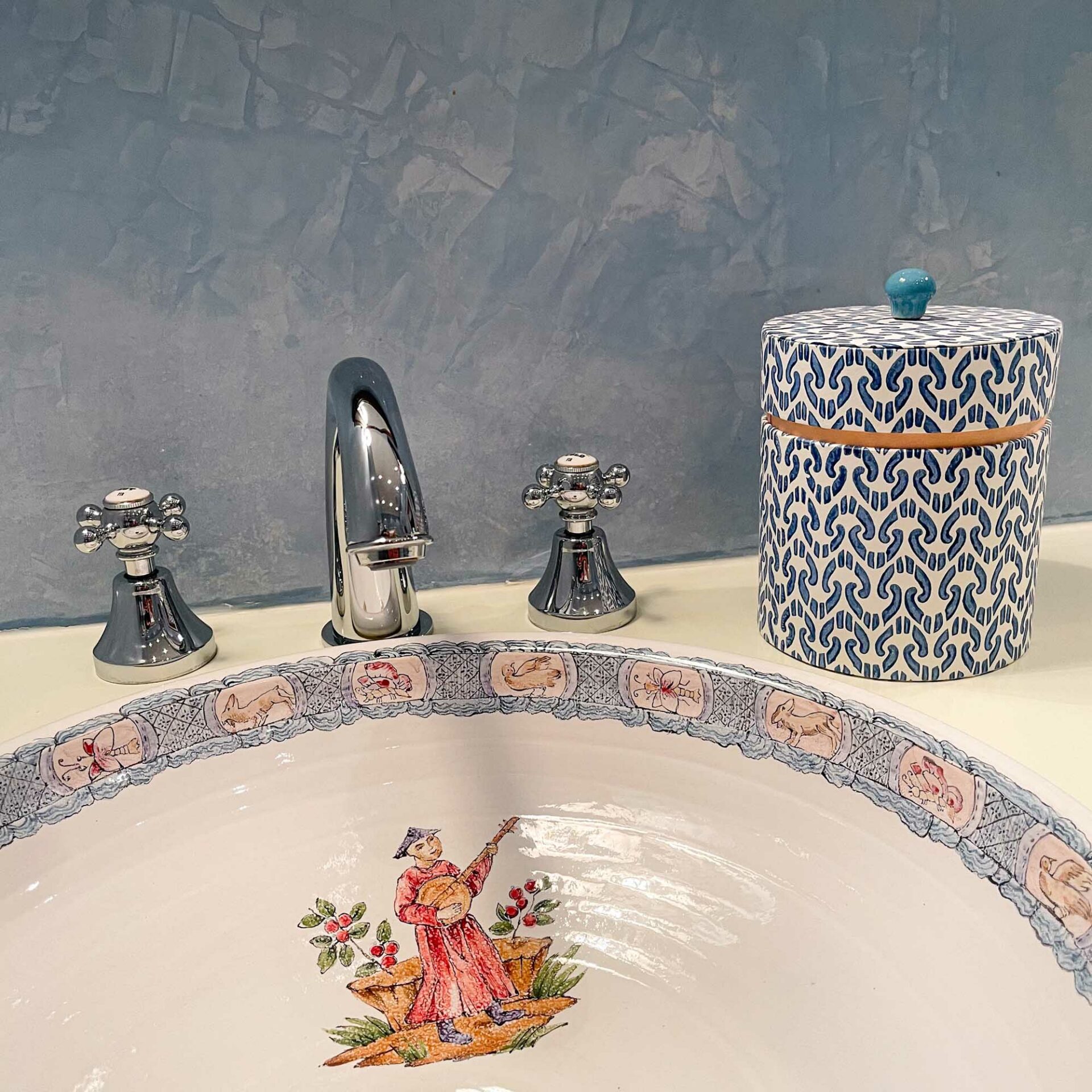 Freudenreich Interior Design | Papierdose Ikat blau