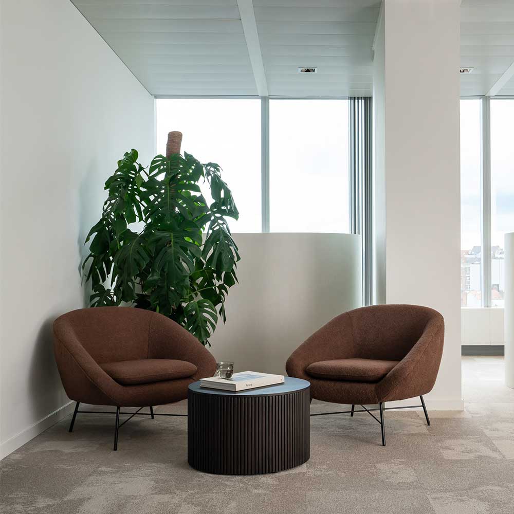 Freudenreich Interior Design | Loungestuhl Barrow copper Freudenreich Interior Design | Loungestuhl Barrow copper